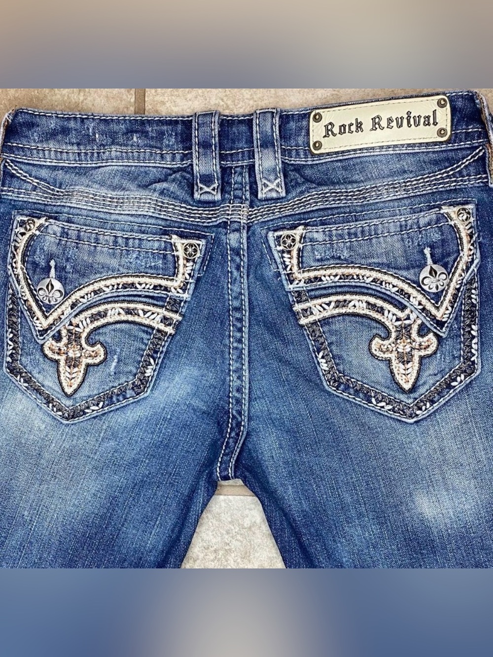 Rock Revival Alexia Crop Jeans Women’s 27 Low Rise Stretch Distressed EUC - Picture 6 of 13